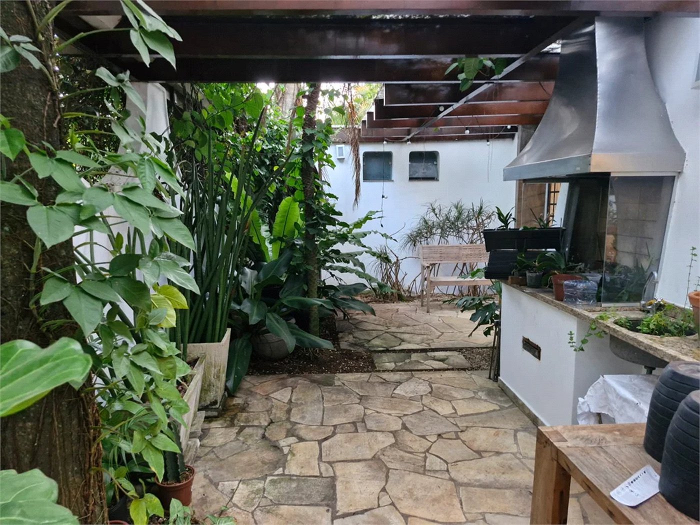 Sobrado à venda com 4 suítes em Alto de Pinheiros, São Paulo, SP