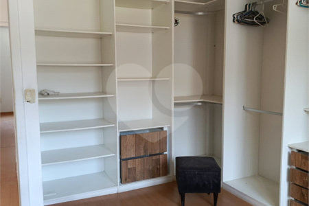 Casa à venda com 4 quartos, sendo 1 suíte, no condomínio Atlantico Sul, Rio de Janeiro - RJ