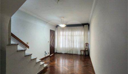 Sobrado à venda com 3 quartos, sendo 1 suíte,  em Vila Constança, São Paulo, SP