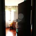 Sobrado à venda com 4 quartos, sendo 1 suíte,  em Vila Gomes, São Paulo, SP
