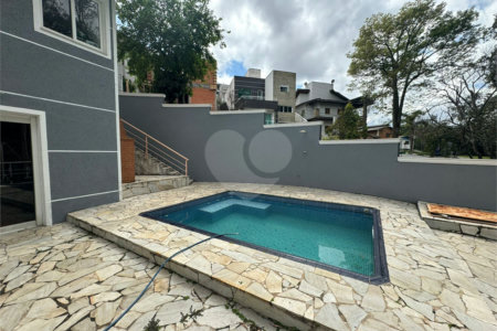Casa à venda com 6 suítes no condomínio Arujá V, Arujá - SP