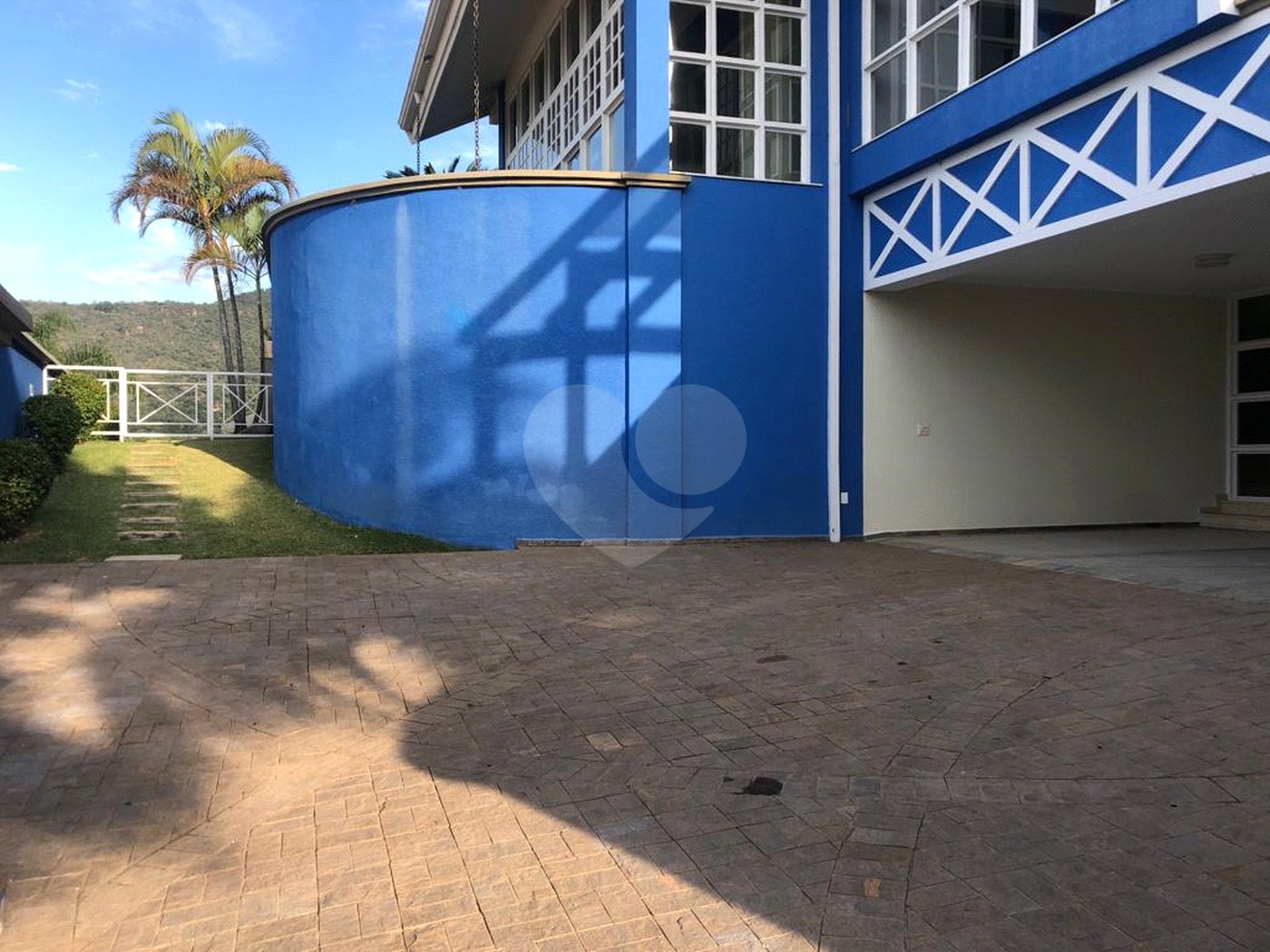 Casa à venda com 4 suítes no condomínio Osato, Atibaia - SP