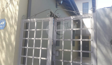Casa à venda ou para alugar com 3 quartos, sendo 2 suítes, no Centro, Vinhedo, SP
