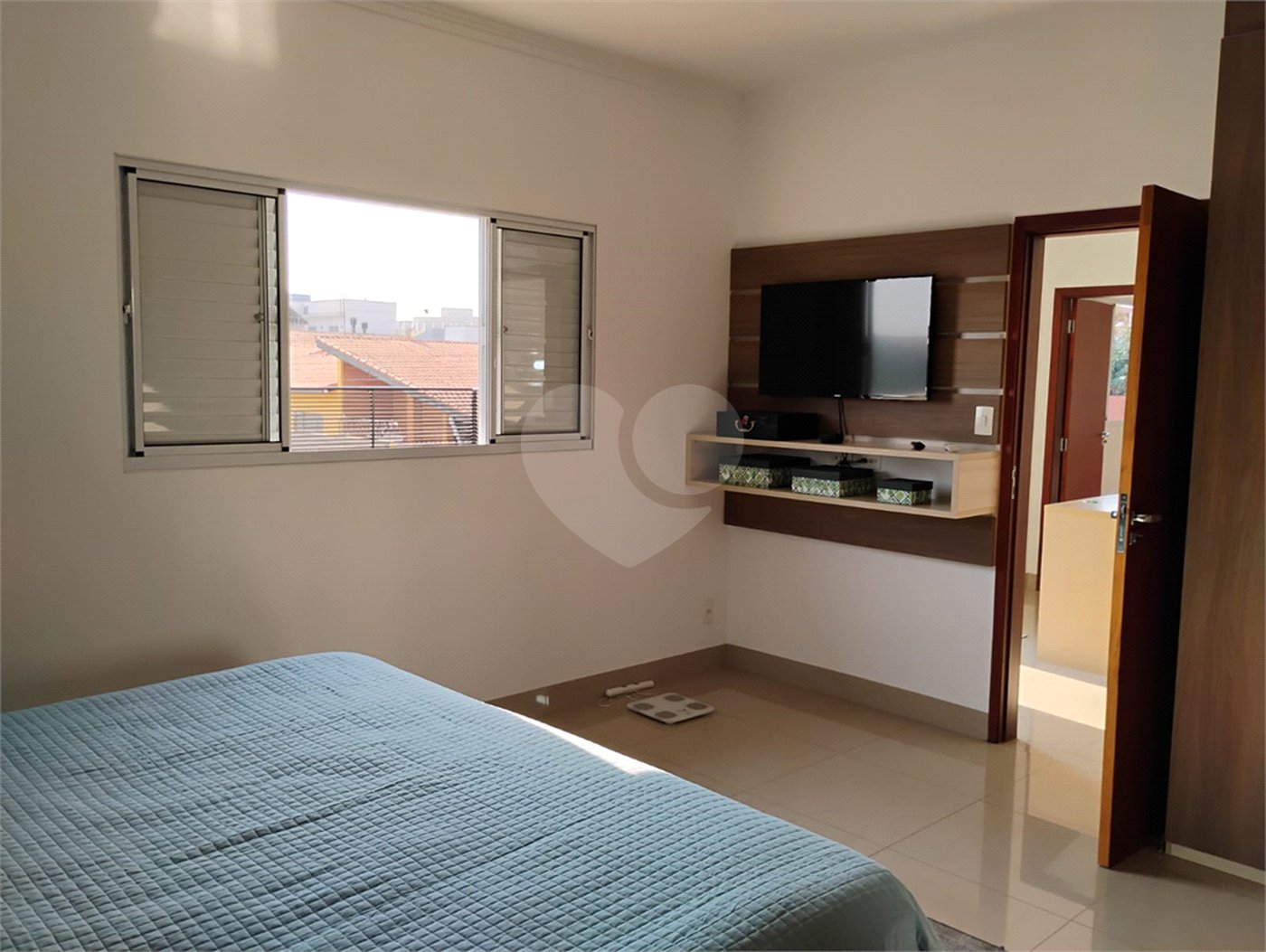 Sobrado à venda com 4 quartos, sendo 3 suítes,  em Jardim Marabá, Itapetininga, SP