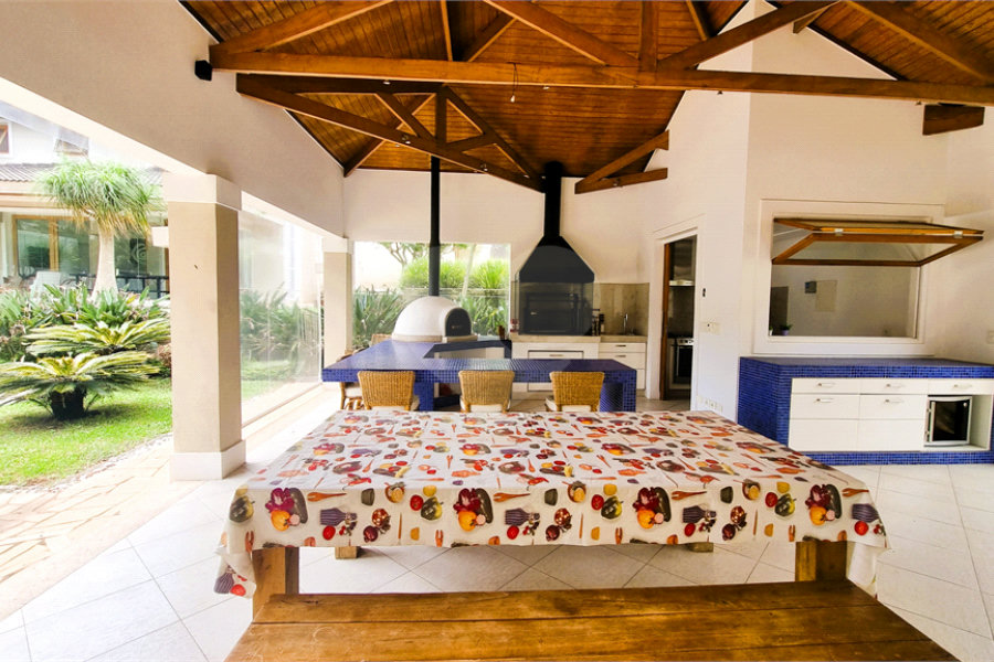 Casa à venda ou para alugar com 5 suítes em Serra da Cantareira, Mairiporã, SP