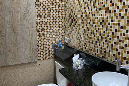 Casa à venda com 3 quartos, sendo 2 suítes, em Jardim Medina, Poá, SP