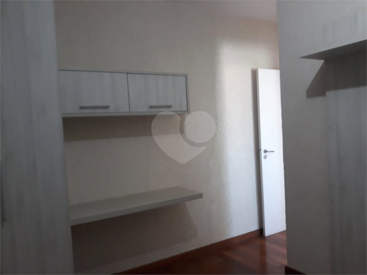 Apartamento à venda ou para alugar com 2 quartos, sendo 1 suíte, em Jardim Carambeí, São Roque, SP