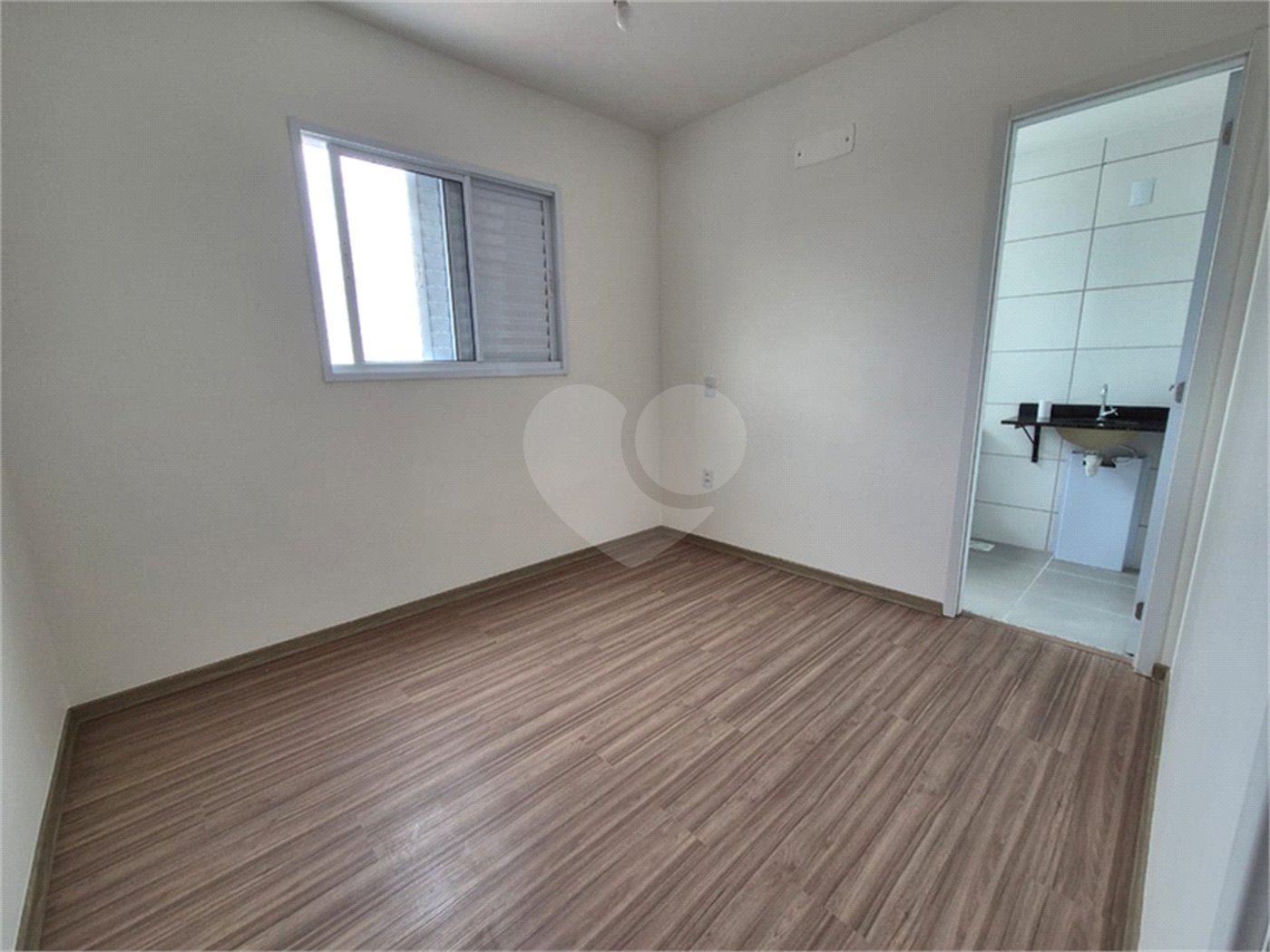 Apartamento à venda com 2 quartos, sendo 1 suíte,  em Vila Hortência, Sorocaba, SP