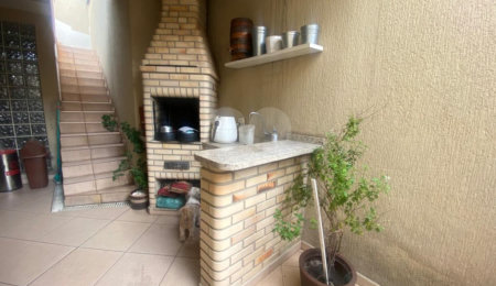 Casa à venda com 4 quartos, sendo 2 suítes,  em Parada Inglesa, São Paulo, SP
