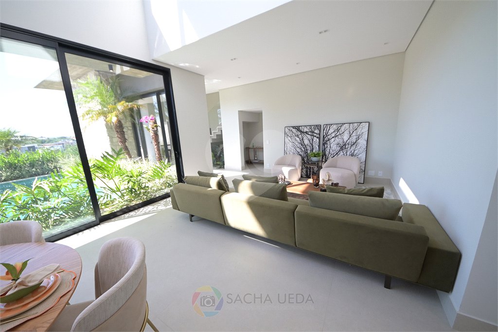 Casa à venda com 4 suítes no condomínio Villa dos Pinheiros, Indaiatuba - SP
