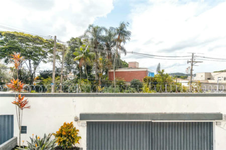 Casa Térrea à venda com 3 quartos, sendo 1 suíte, em Vila Inah, São Paulo, SP