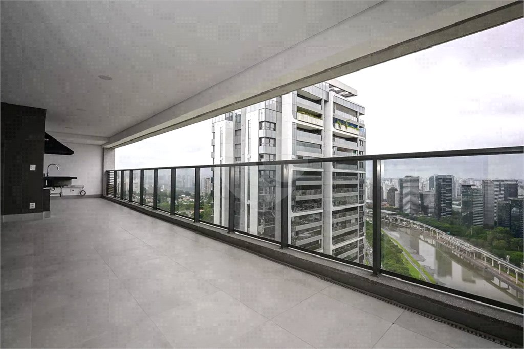 Apartamento à venda com 3 suítes,  em Jardim Fonte do Morumbi, São Paulo, SP