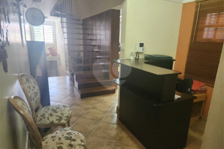 Sobrado à venda com 4 quartos, sendo 1 suíte, em Água Branca, São Paulo, SP