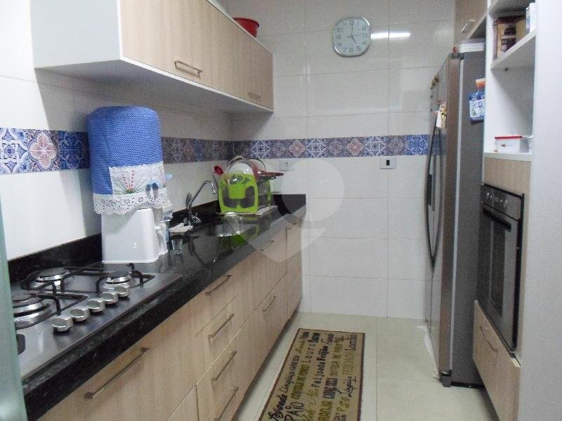 Casa à venda com 3 quartos, sendo 1 suíte,  no condomínio Fernandes, São Paulo - SP