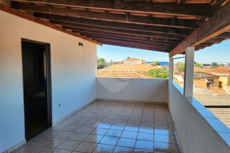 Sobrado à venda com 3 quartos, sendo 1 suíte, em Jardim Floridiana (vila Xavier), Araraquara, SP