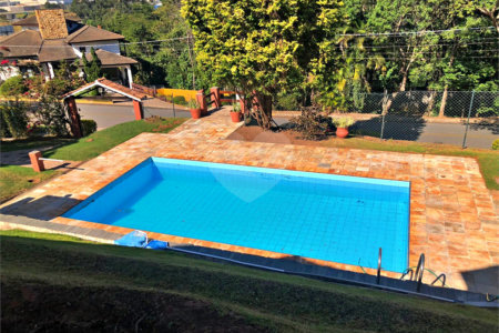 Casa à venda com 4 quartos, sendo 2 suítes, no condomínio Estância Marambaia, Vinhedo - SP