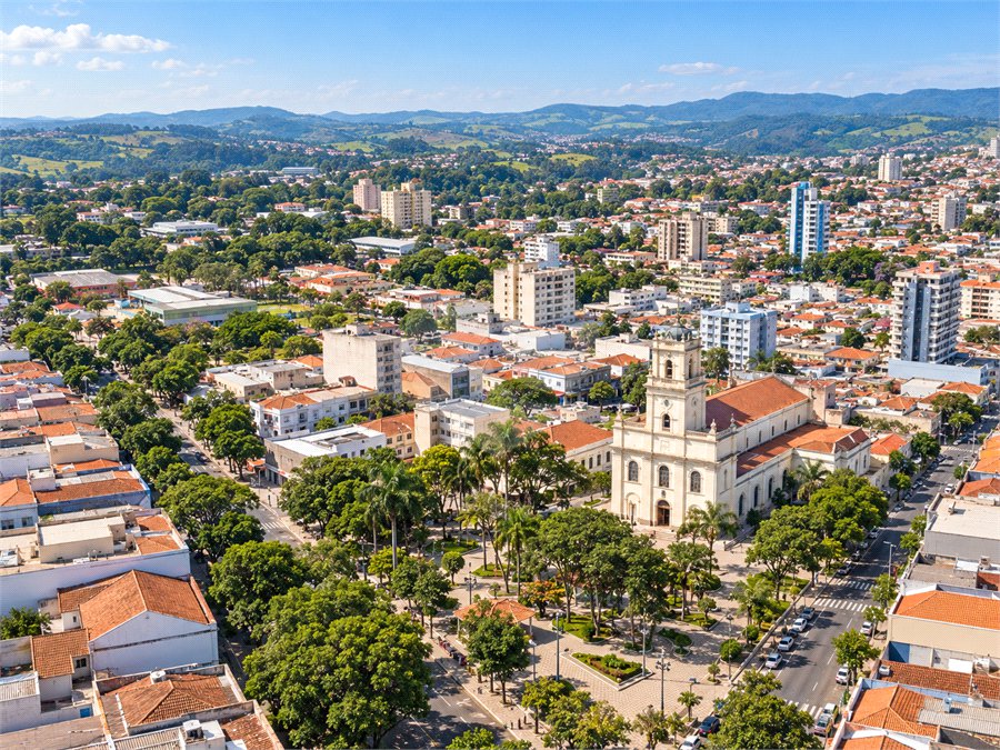 Terreno à venda com 4 quartos, sendo 3 suítes,  em Mombuca, Itatiba, SP