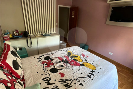Sobrado à venda com 3 quartos, sendo 1 suíte, em Vila Alexandria, São Paulo, SP