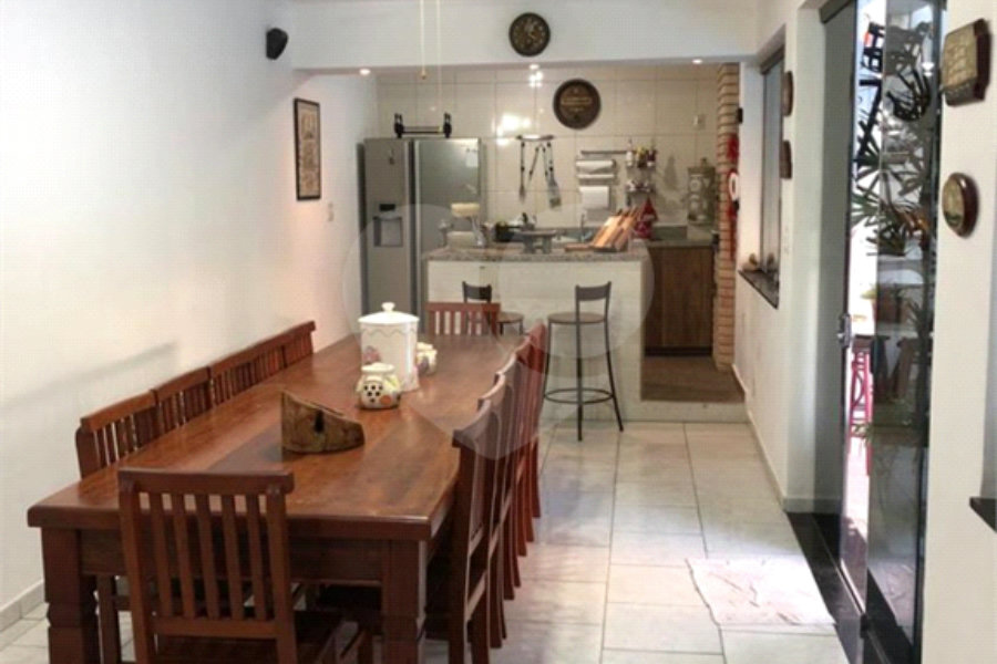 Sobrado à venda com 5 quartos, sendo 3 suítes, em Tremembé, São Paulo, SP