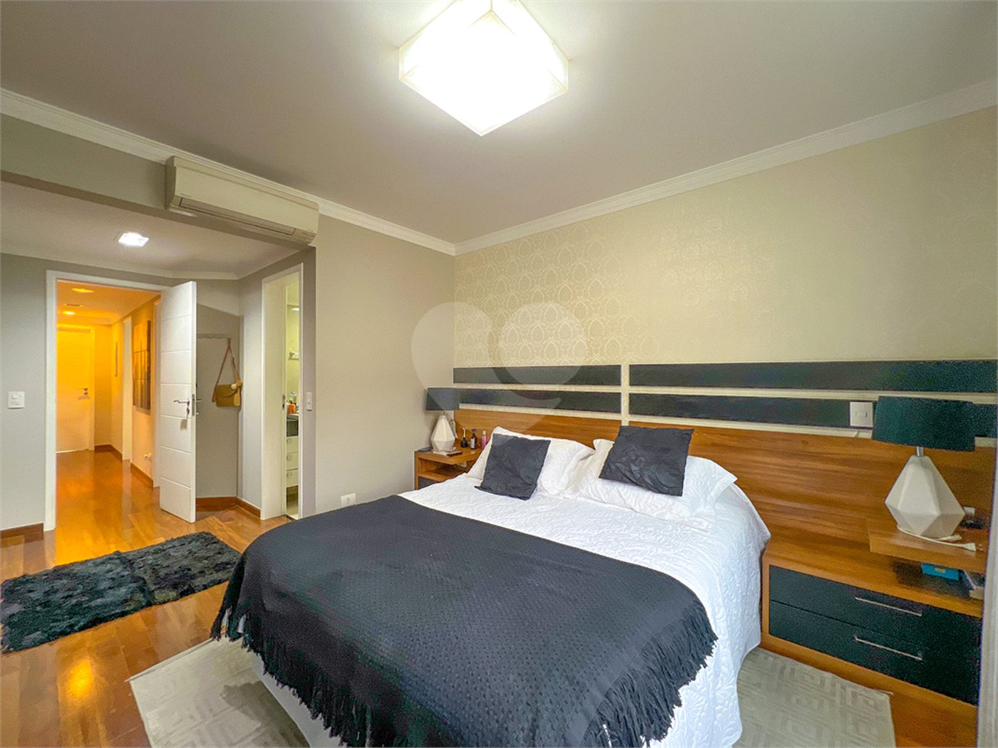Casa à venda com 4 quartos, sendo 2 suítes,  no condomínio Floradas da Serra, São Paulo - SP
