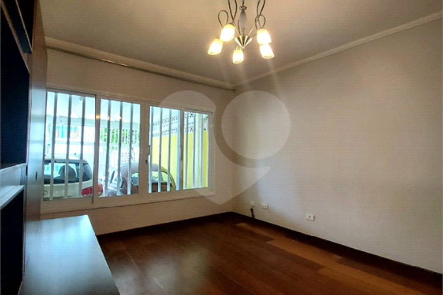 Sobrado à venda com 3 quartos, sendo 2 suítes, em Vila Romero, São Paulo, SP