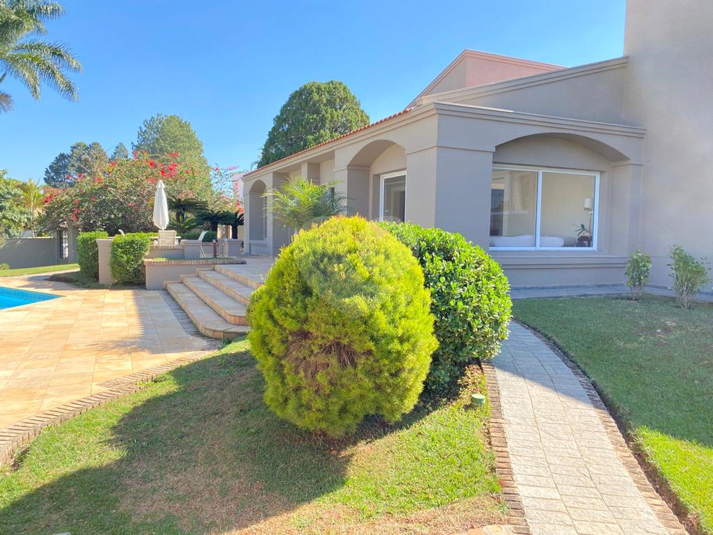Casa à venda com 5 suítes no condomínio Santa Maria, Votorantim - SP