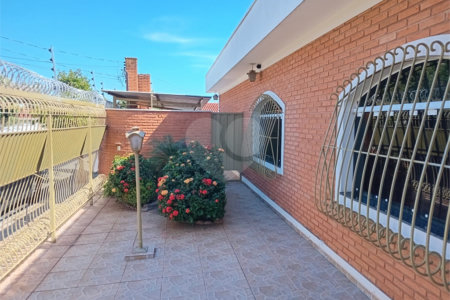 Casa à venda com 3 quartos, sendo 1 suíte, em Vila José Bonifácio, Araraquara, SP