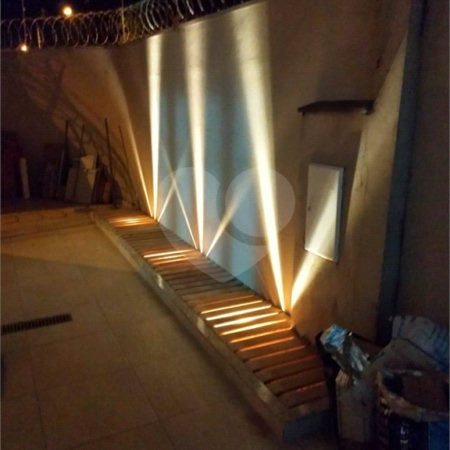 Casa térrea com 2 dormitórios.