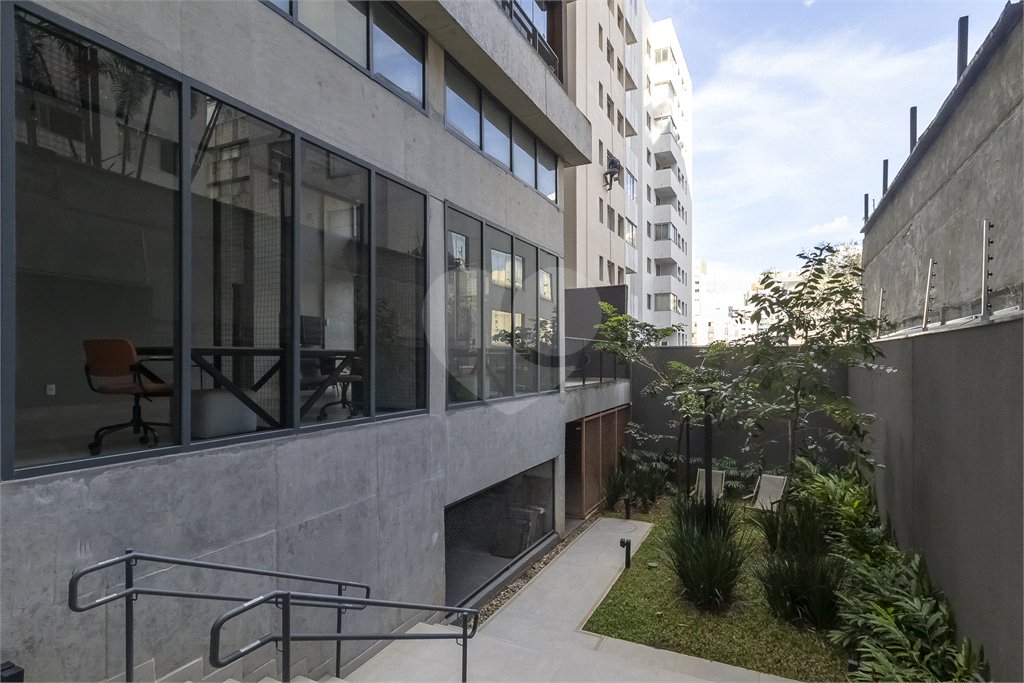 Apartamento com 24m² próximo a avenida Paulista e Metrô Consolação.