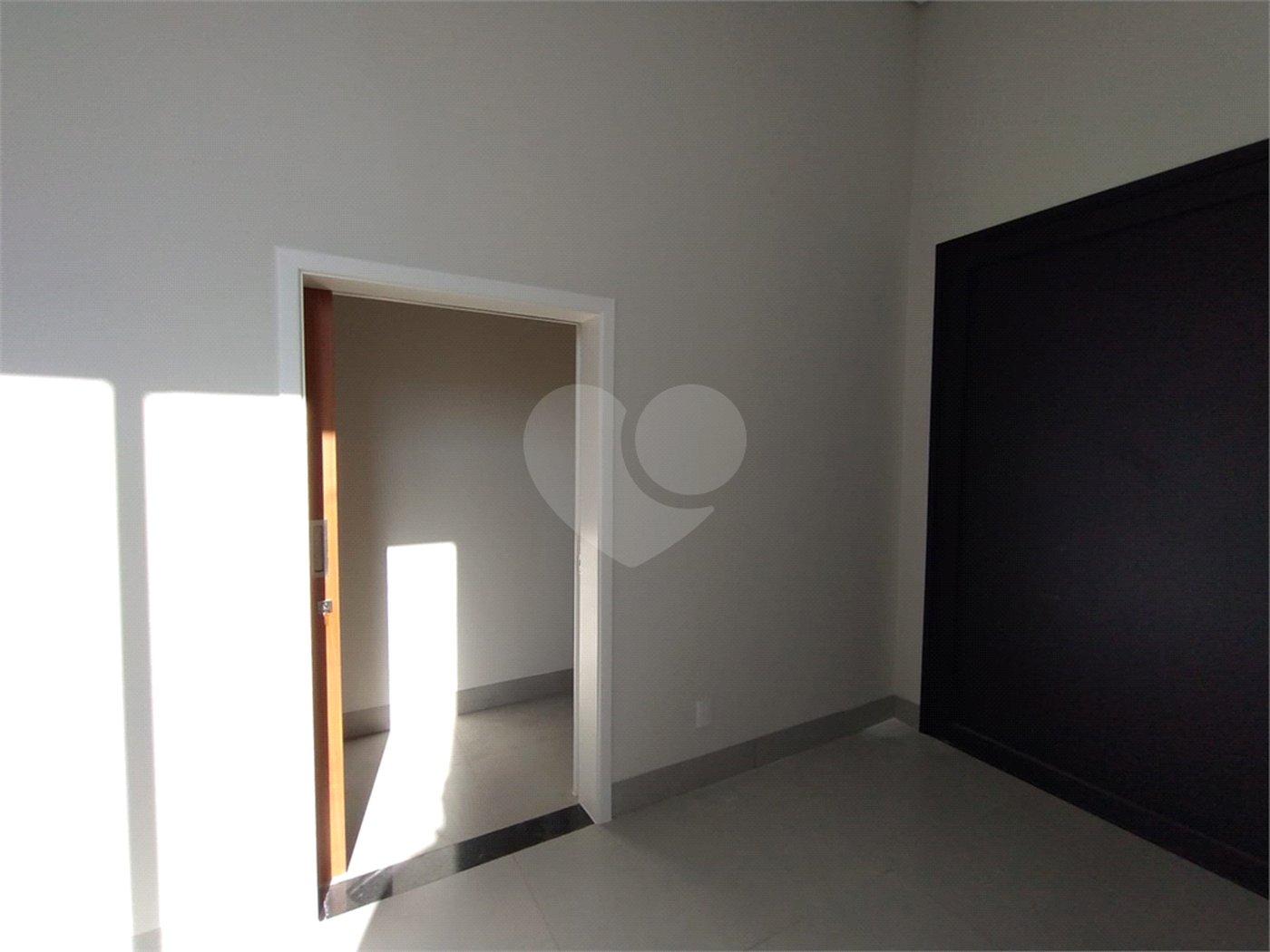 Casa à venda com 3 suítes no condomínio Residencial Golden Ville, Itapetininga - SP