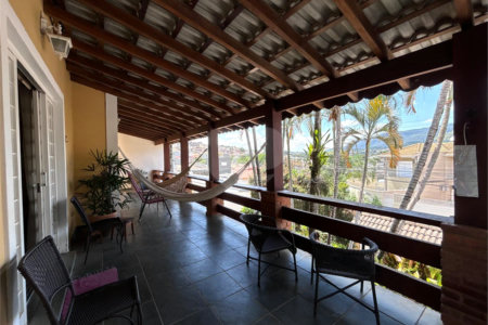 Casa à venda com 5 quartos, sendo 2 suítes,  em Jardim Maristela, Atibaia, SP