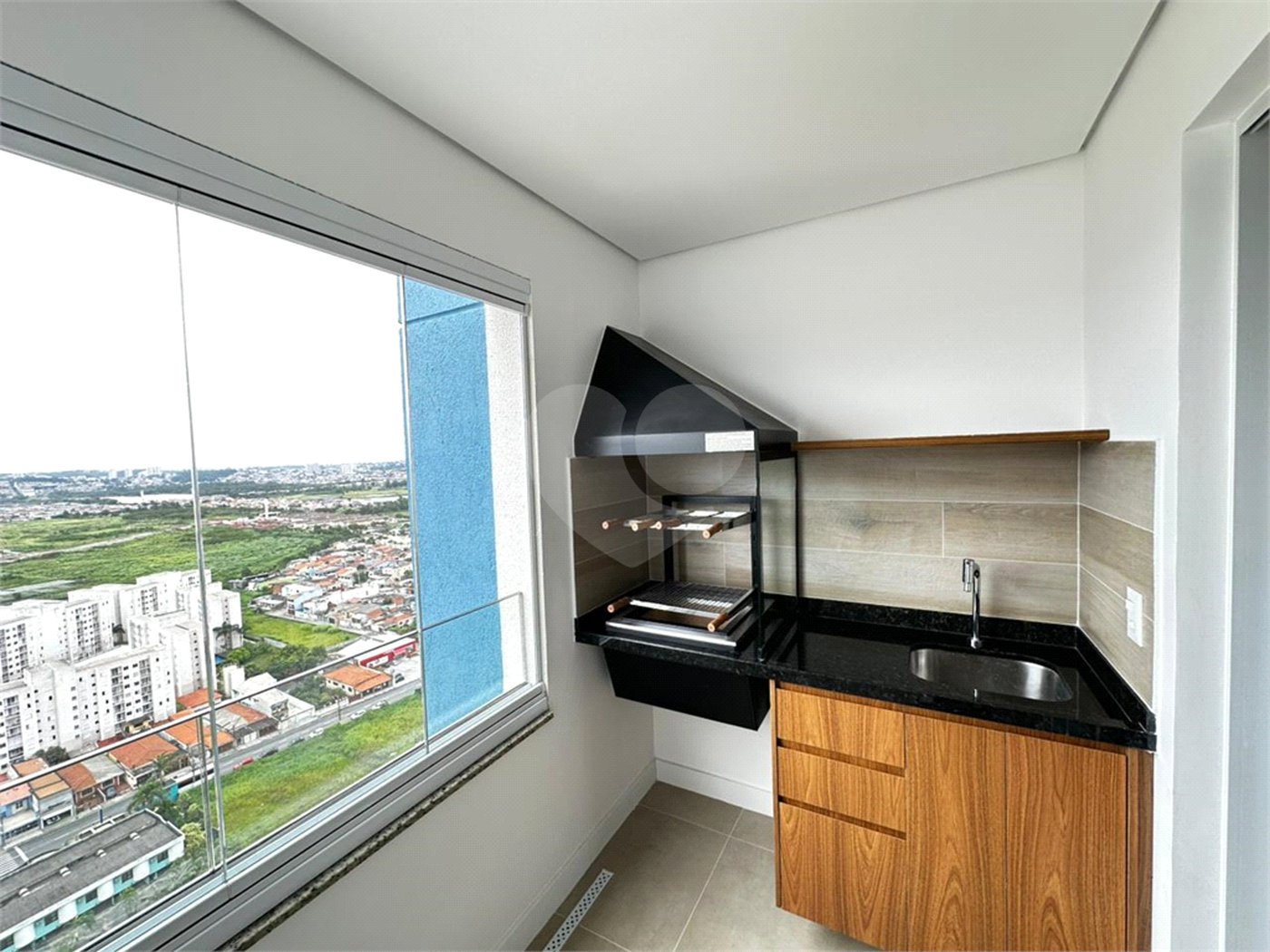 Apartamento para alugar com 1 suíte em Jardim Santa Helena, Suzano, SP