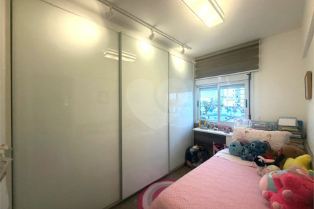 Apartamento à venda com 3 quartos, sendo 1 suíte,  em Alto da Boa Vista, São Paulo, SP
