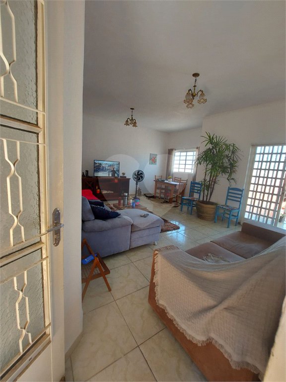 Sobrado à venda com 3 quartos, sendo 2 suítes, em Jardim Alvinópolis, Atibaia, SP
