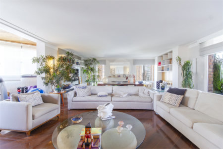 Apartamento à venda com 4 quartos, sendo 2 suítes, em Indianópolis, São Paulo, SP