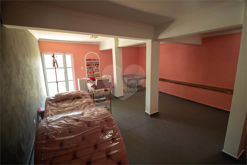 Casa à venda ou para alugar com 5 quartos, sendo 1 suíte, no condomínio Vila de Roma, São Roque - SP
