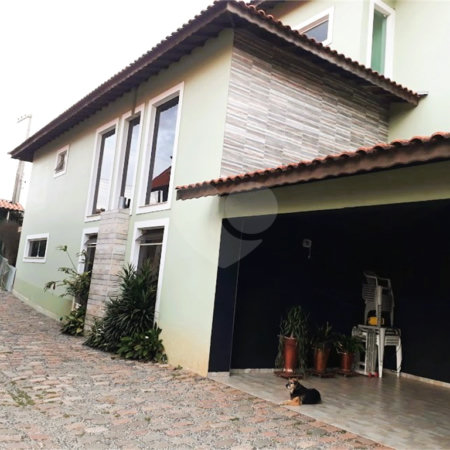 Sobrado à venda com 5 quartos, sendo 3 suítes, em Campos de Atibaia, Atibaia, SP