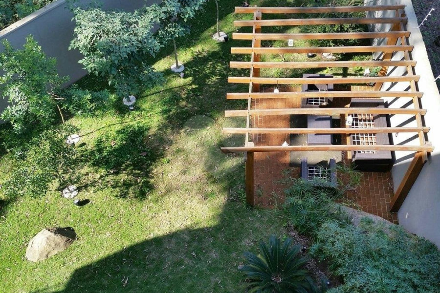 Casa à venda com 6 quartos, sendo 3 suítes, no condomínio Travessa Manuel Antônio Ferreira,85, São Paulo - SP