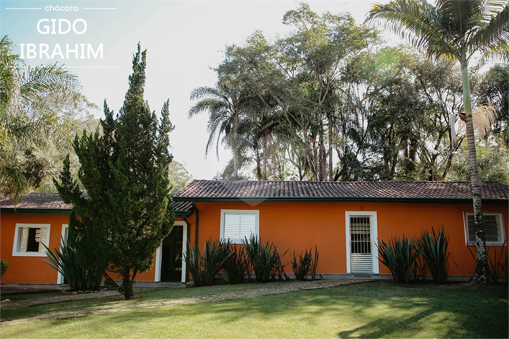 Chácara à venda com 10 quartos, sendo 2 suítes, em Mombaça, São Roque, SP