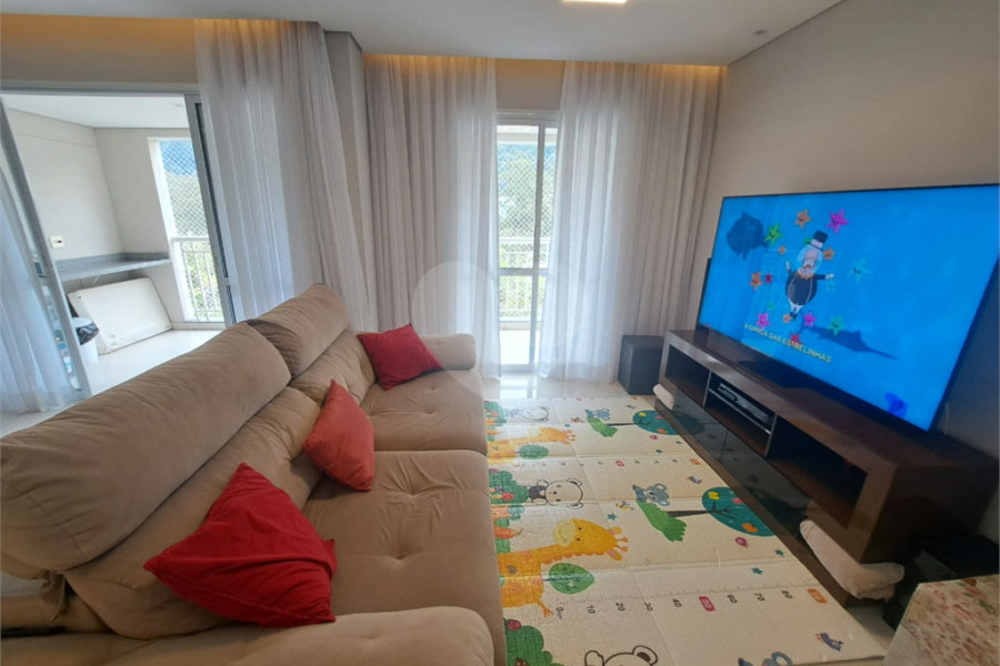 Apartamento à venda com 3 quartos, sendo 1 suíte, em Jardim Peri, São Paulo, SP