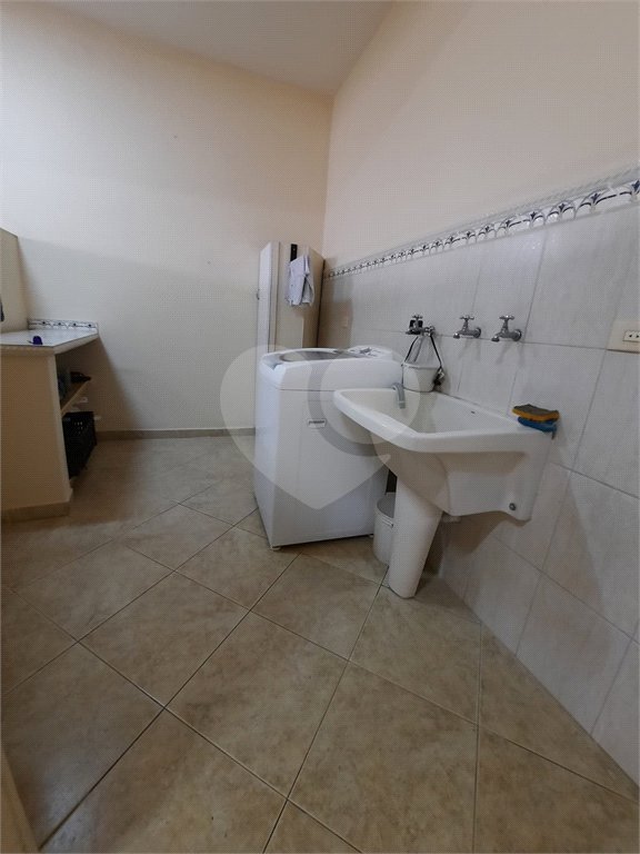 Sobrado à venda com 4 quartos, sendo 3 suítes, em Região Central, Caieiras, SP