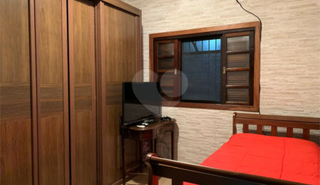 Casa à venda com 3 suítes em Vila Amorim, Suzano, SP