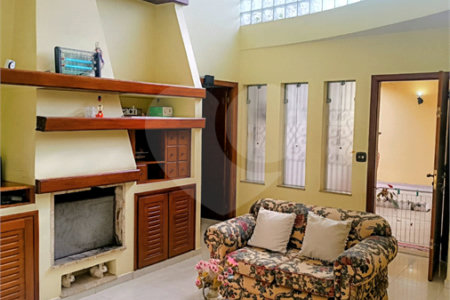 Casa à venda com 5 quartos, sendo 4 suítes, em Jardim Armênia, Mogi das Cruzes, SP
