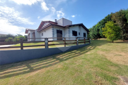 Casa à venda com 4 suítes no condomínio Monte Belo, Salto - SP