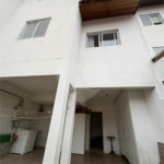 Casa à venda com 3 quartos, sendo 1 suíte, no condomínio New Village, Cotia - SP