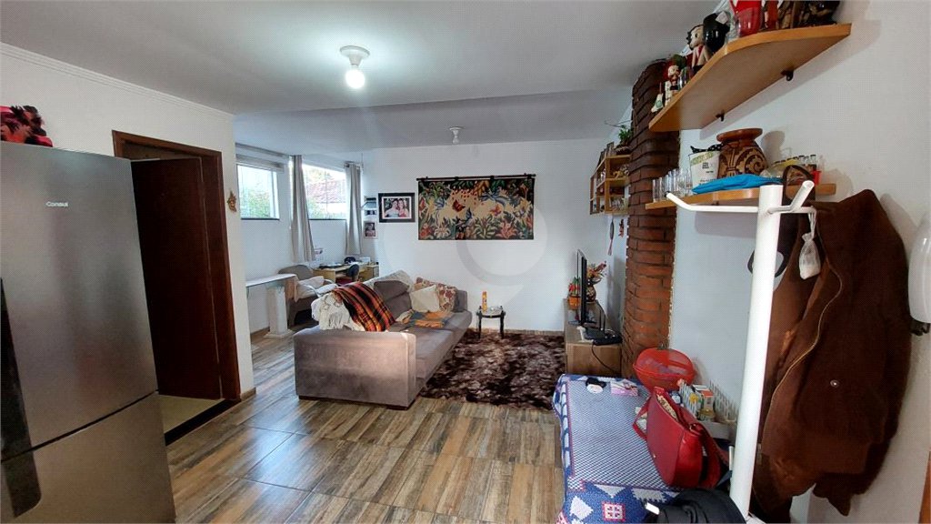 Casa à venda com 3 quartos, sendo 1 suíte,  em Vila Nivi, São Paulo, SP