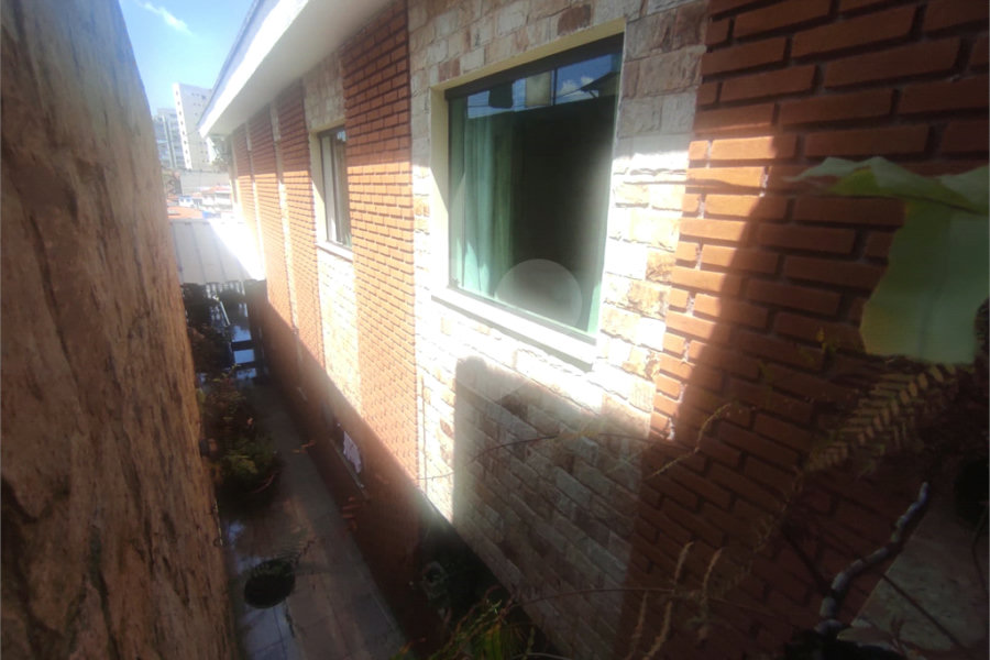 Sobrado à venda com 3 quartos, sendo 1 suíte,  em Vila Paiva, São Paulo, SP