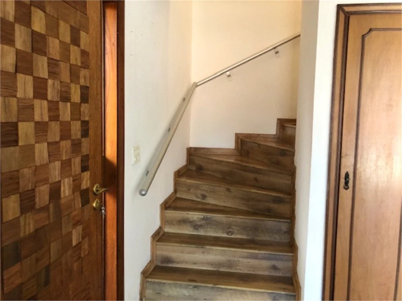Casa à venda com 4 quartos, sendo 2 suítes,  em Jardim Leonor, São Paulo, SP