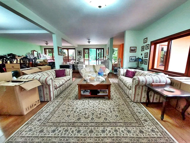 Casa à venda com 4 quartos, sendo 2 suítes,  no condomínio Parque Imperial da Cantareira, Mairiporã - SP
