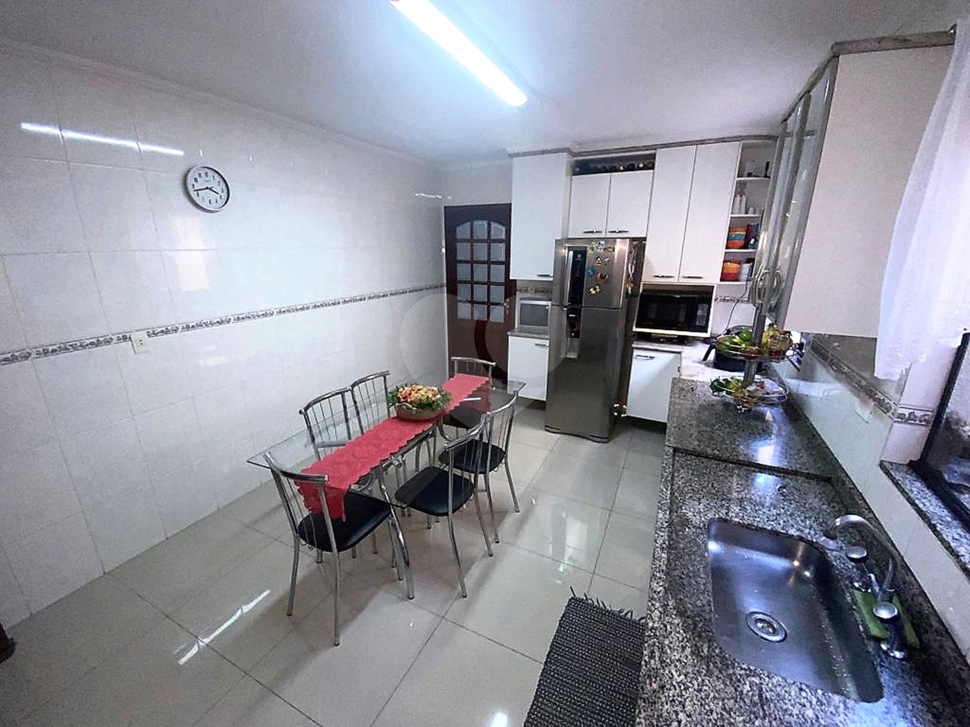 Sobrado à venda com 3 quartos, sendo 1 suíte, em Vila Nivi, São Paulo, SP